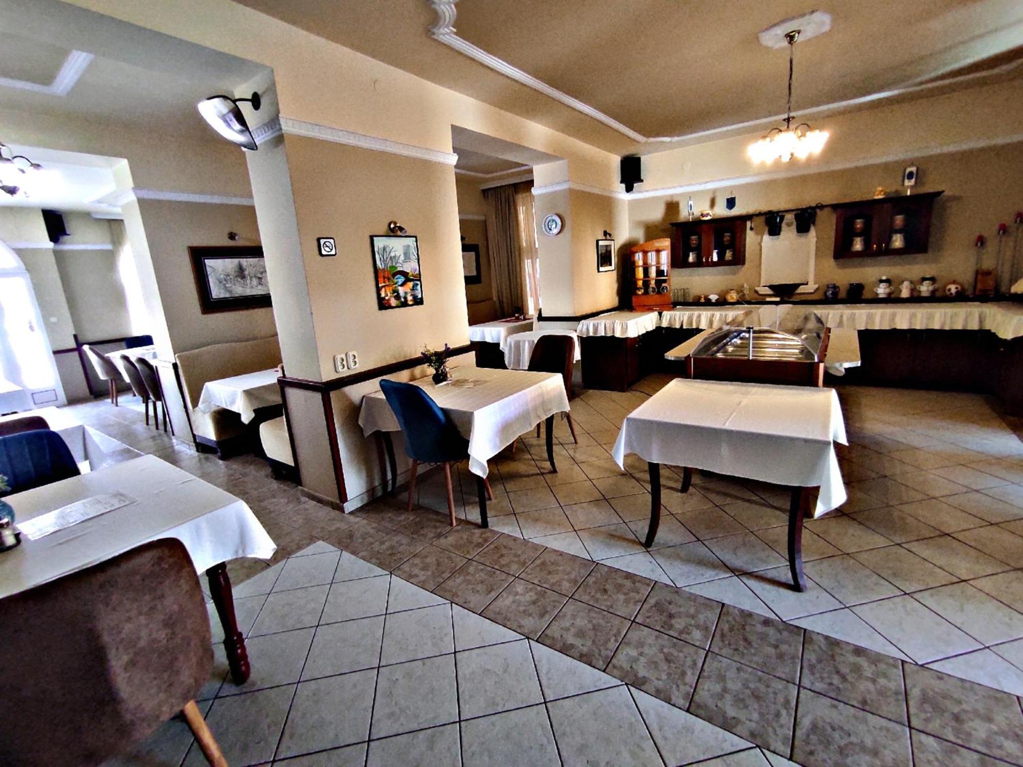 Atrium Hotel Harkany Bagian luar foto