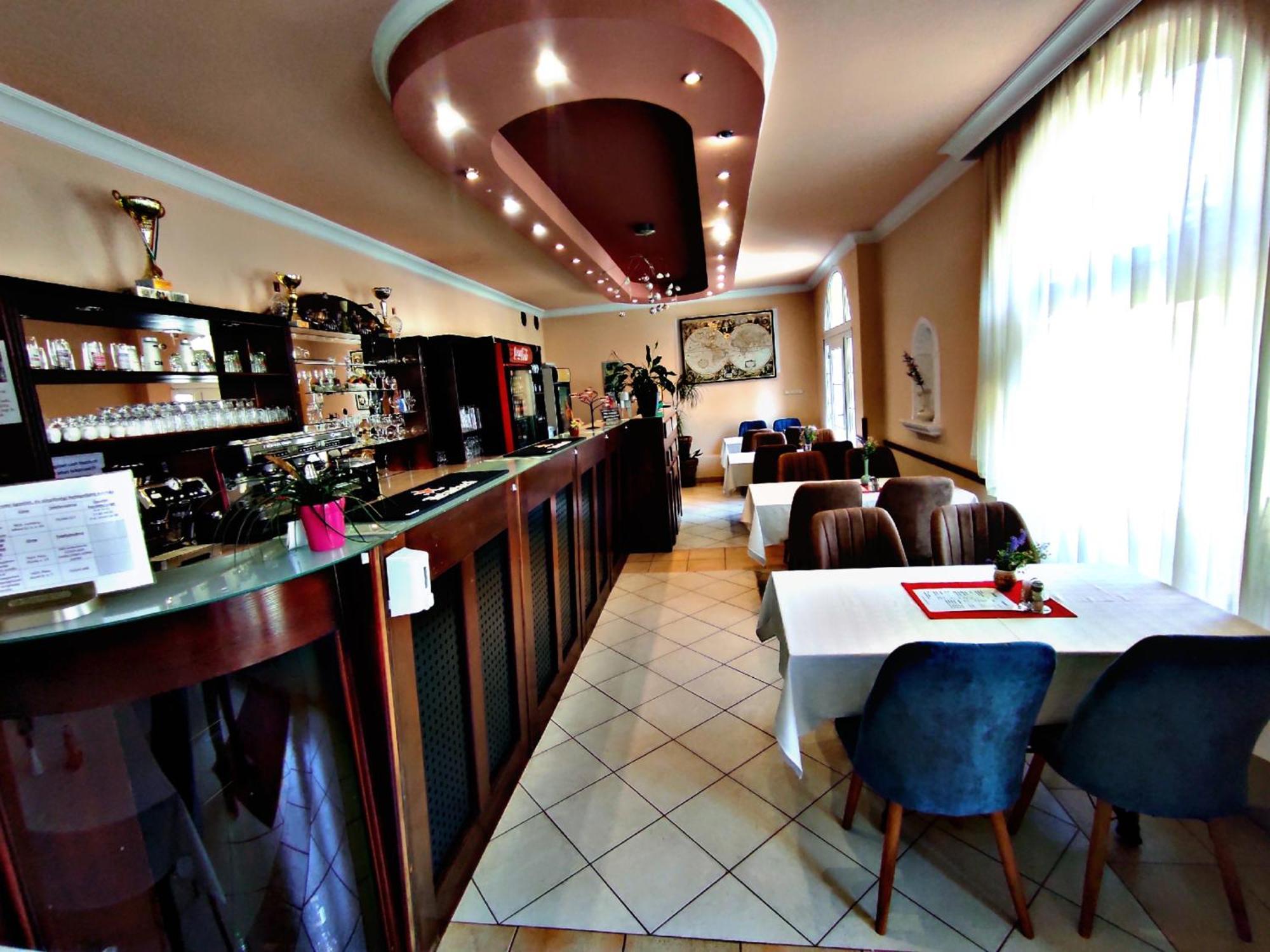 Atrium Hotel Harkany Bagian luar foto
