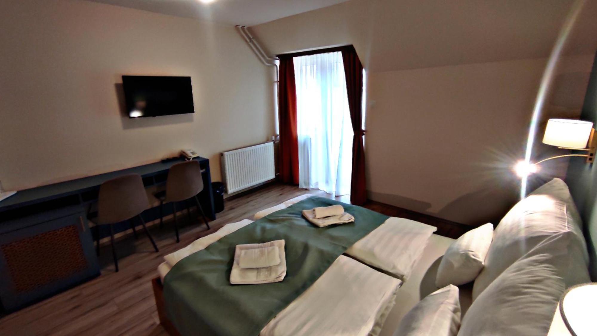 Atrium Hotel Harkany Bagian luar foto
