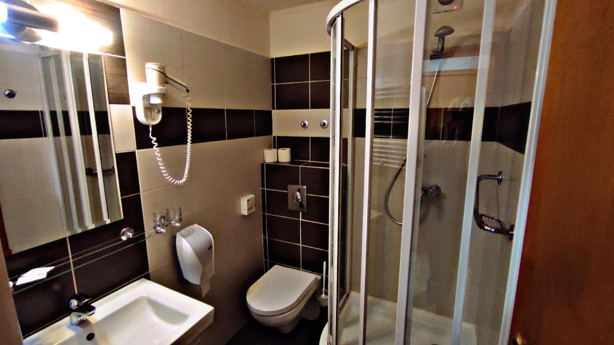 Atrium Hotel Harkany Bagian luar foto