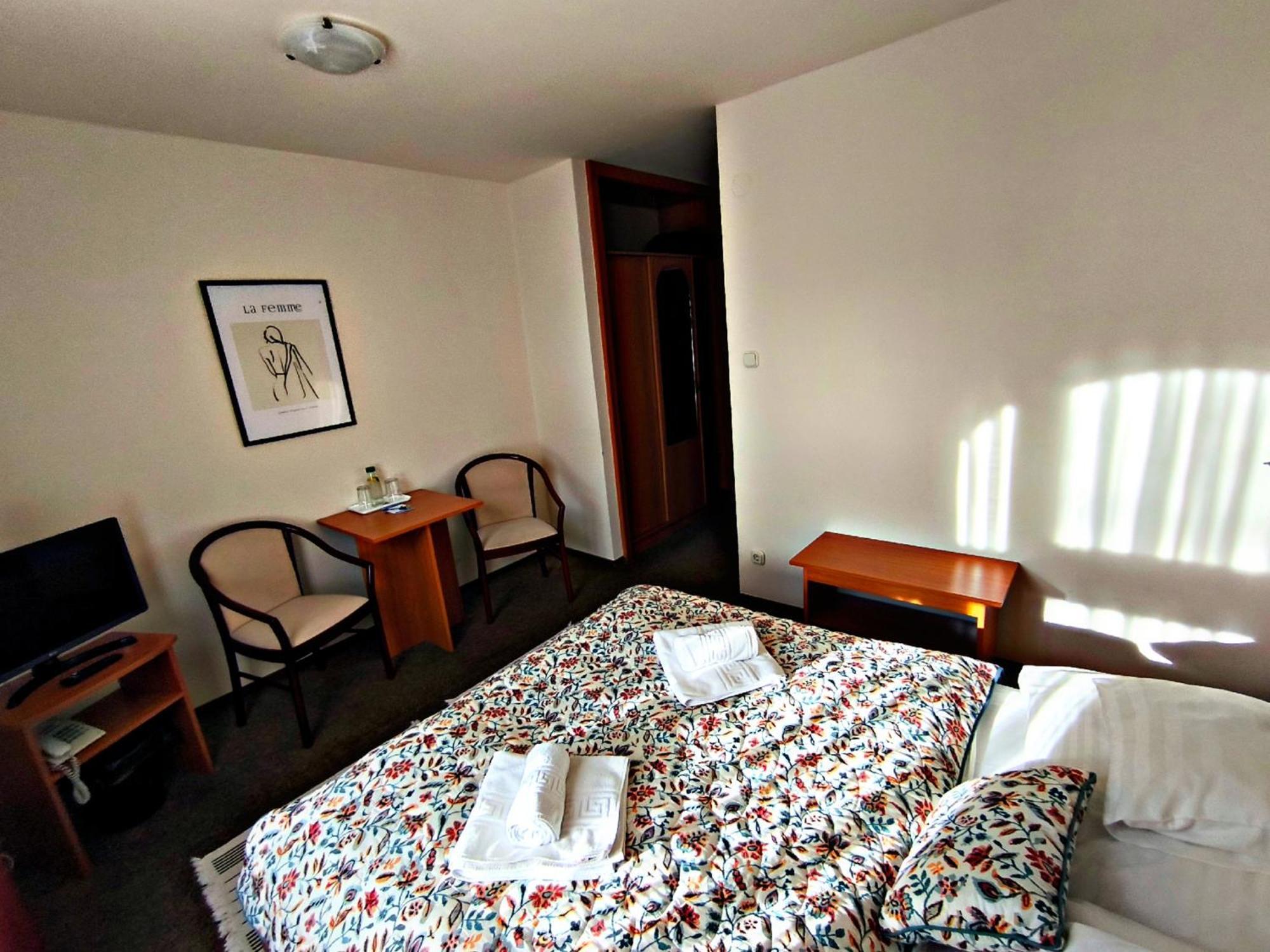 Atrium Hotel Harkany Bagian luar foto